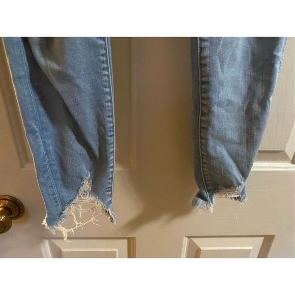 American Eagle Super Hi-Rise Jegging Crop size 4 - Picture 3 of 10